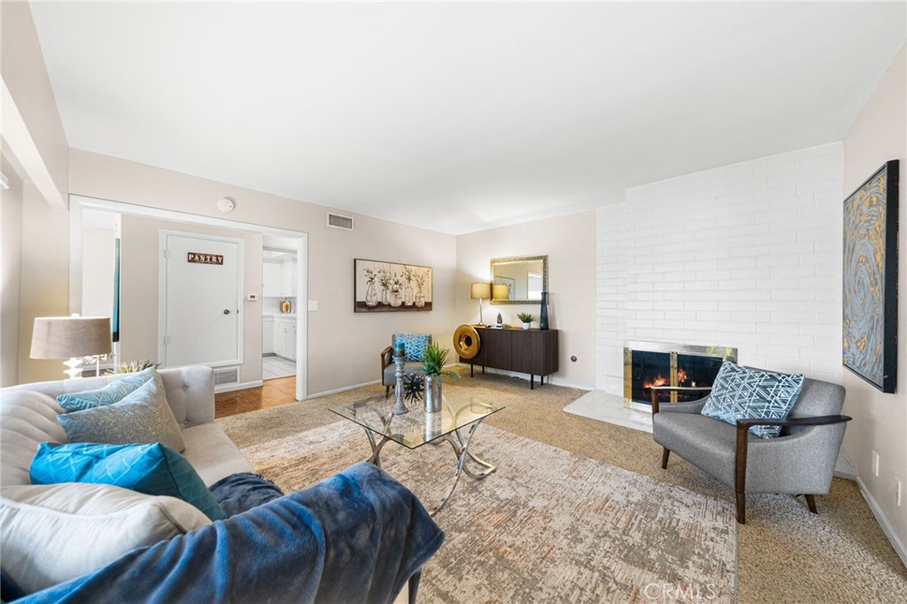 1641 S Pomona Avenue D36