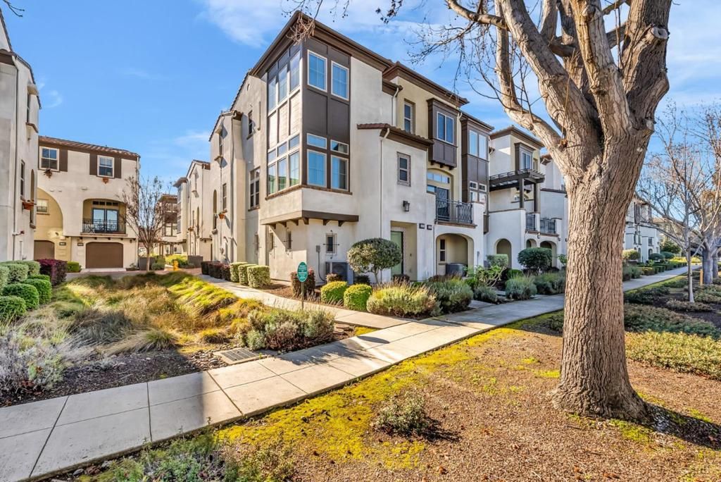 Photo of 121 Fairchild Drive, Mountain View, CA 94043 (MLS # ML82029887)