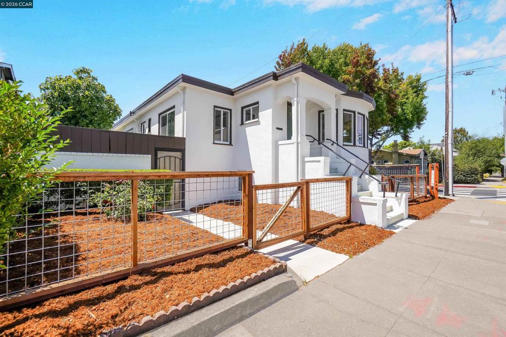 1300 Kains Ave