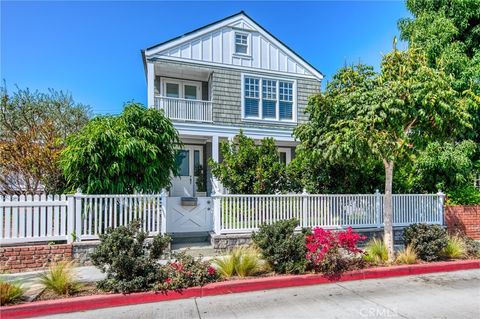 Photo of 325 Poppy Avenue, Corona Del Mar, CA 92625 (MLS # NP25272674)