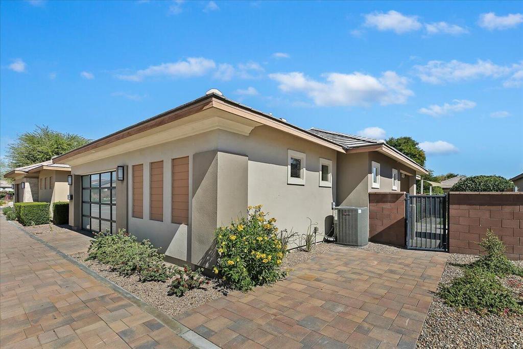 51678 Hawthorne Court