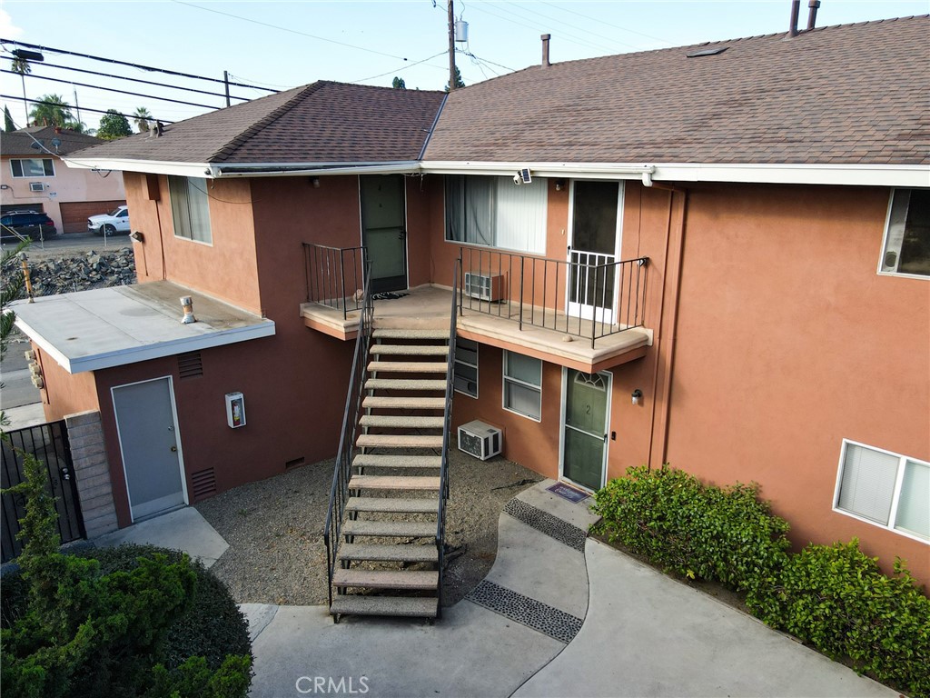 1810 W Greenleaf Avenue