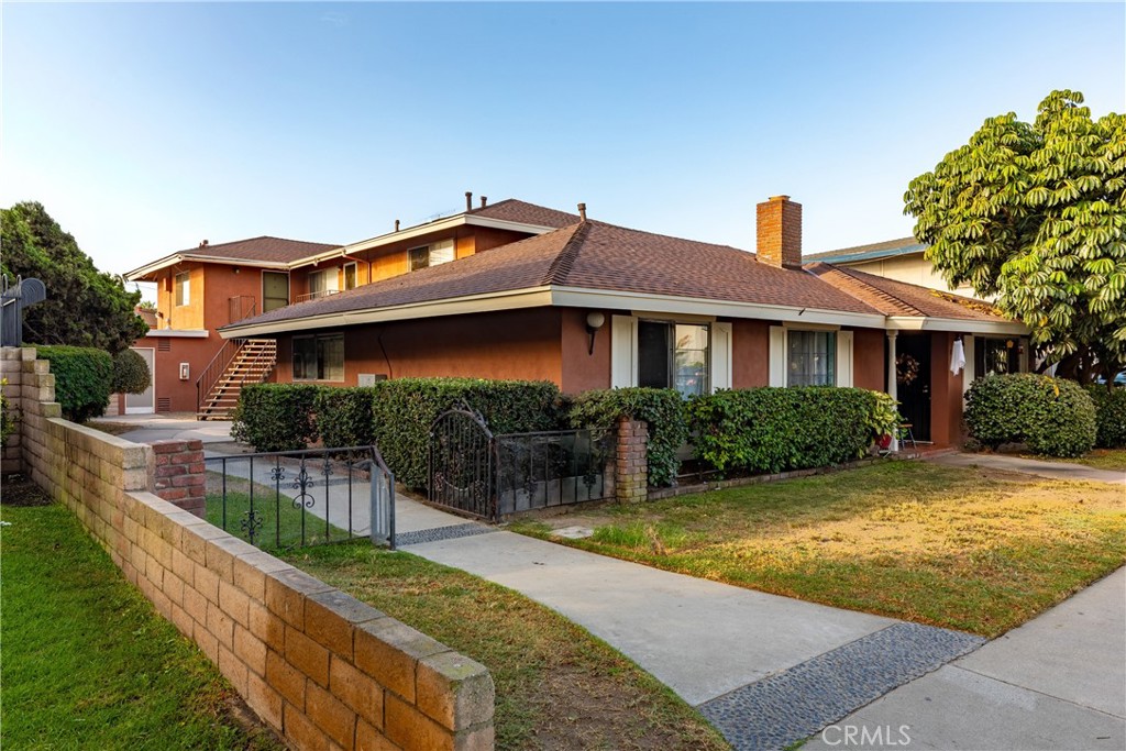 1810 W Greenleaf Avenue