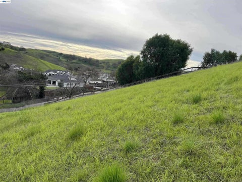 Photo of 1388 Lawrence Rd, Danville, CA 94506 (MLS # 41151896)