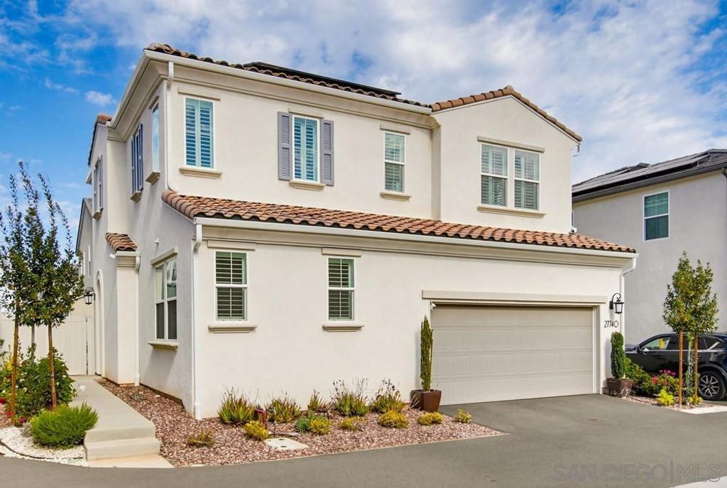 Photo of 27740 Heritage Lane Ln, Valley Center, CA 92082 (MLS # 260002700SD)