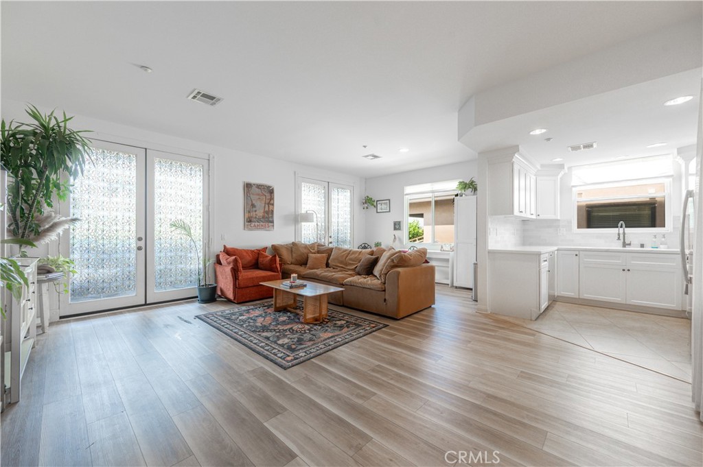 1448 N Fair Oaks Avenue 207
