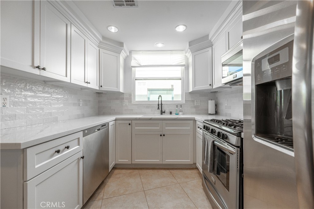 1448 N Fair Oaks Avenue 207