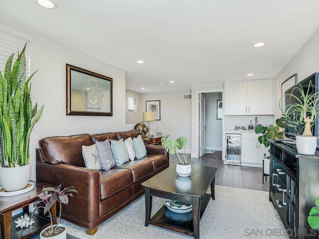 Pacific Beach - Residential