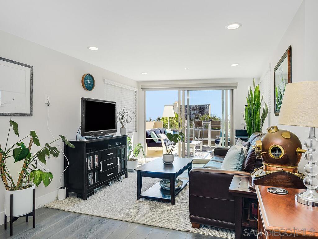 Pacific Beach - Residential