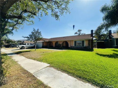 Photo of 10642 Cypress AVE, Fontana, CA 92337 (MLS # CV26134723)