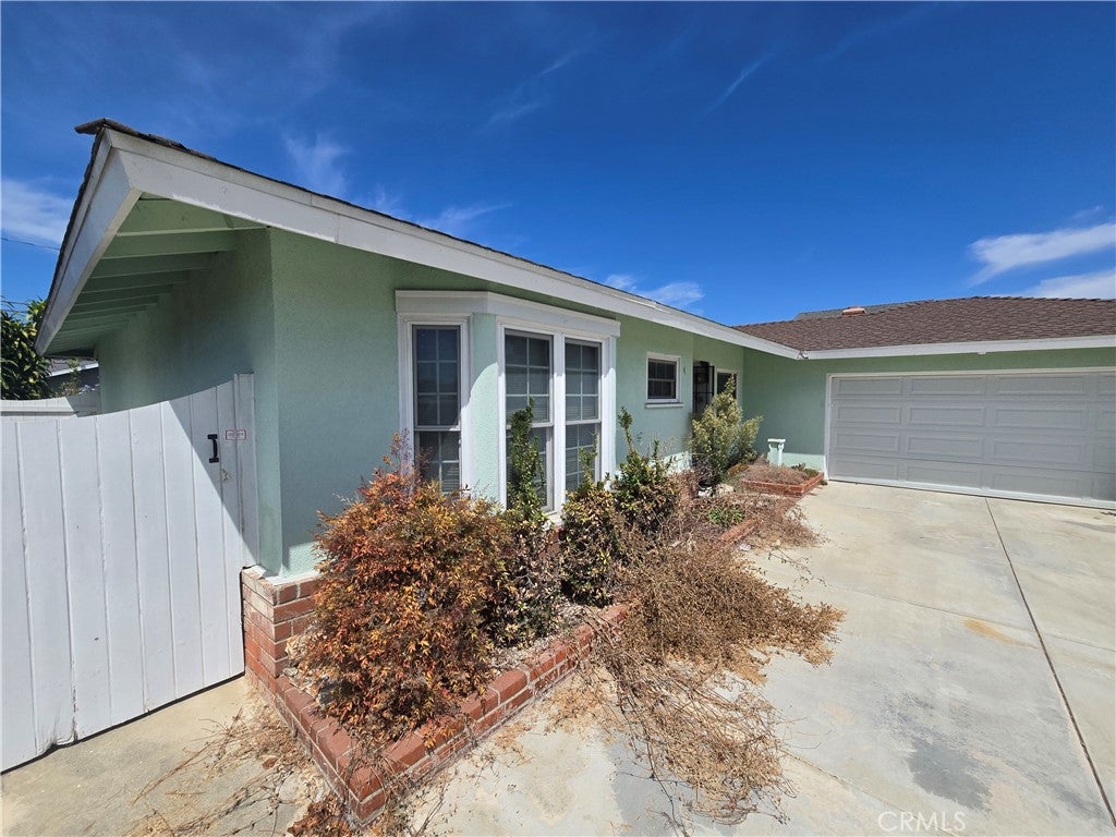 17391 Elm Street