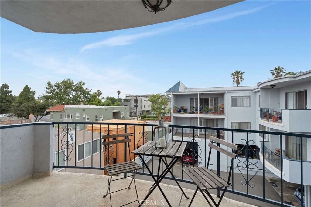 972 E California Boulevard 309