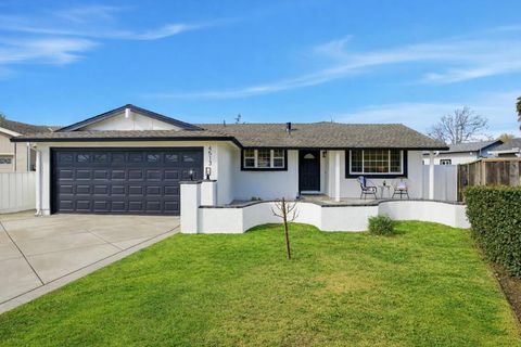 Photo of 4513 Birchwood Court, Union City, CA 94587 (MLS # ML82047394)