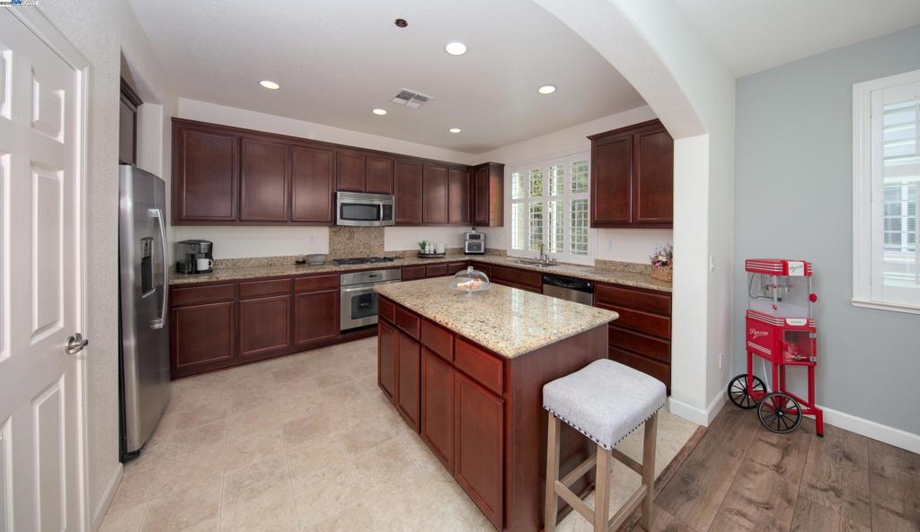 MUIRFIELD - Residential