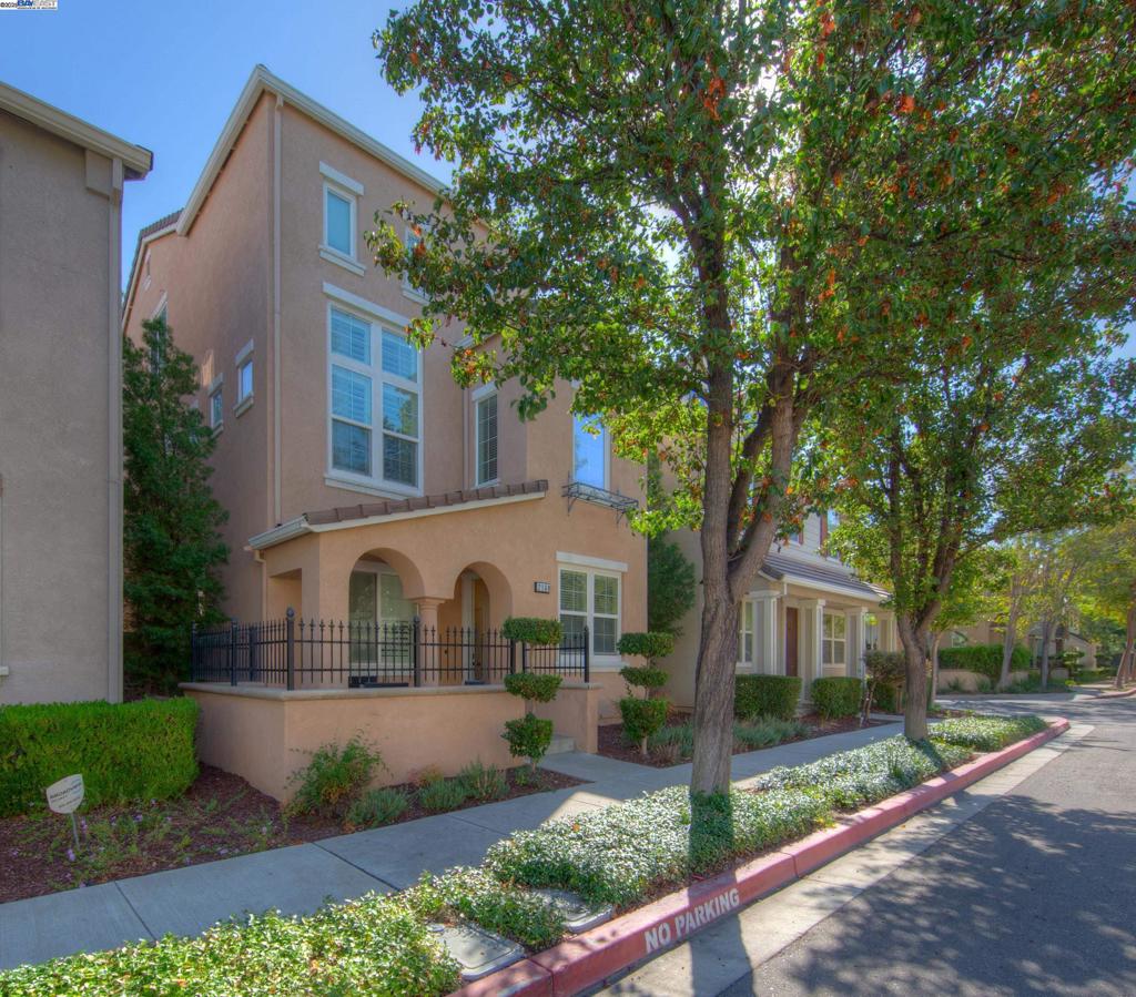 MUIRFIELD - Residential