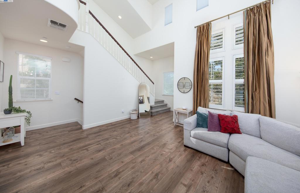 MUIRFIELD - Residential