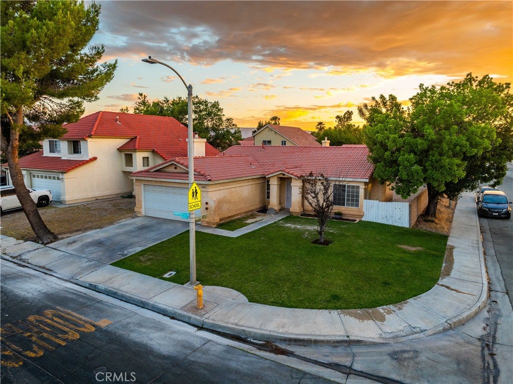44129 Amherst Lane