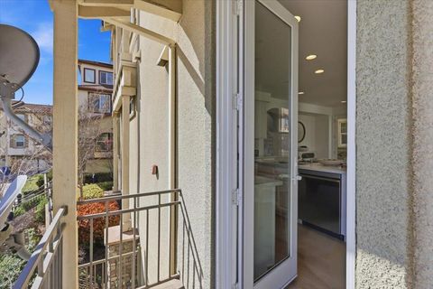 Tiny photo for 917 Vida Larga Loop, Milpitas, CA 95035 (MLS # ML82037538)