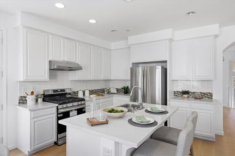 Tiny photo for 917 Vida Larga Loop, Milpitas, CA 95035 (MLS # ML82037538)