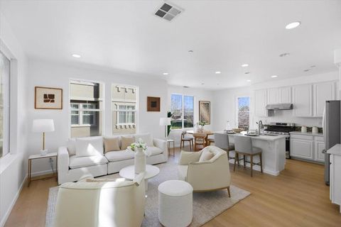 Tiny photo for 917 Vida Larga Loop, Milpitas, CA 95035 (MLS # ML82037538)