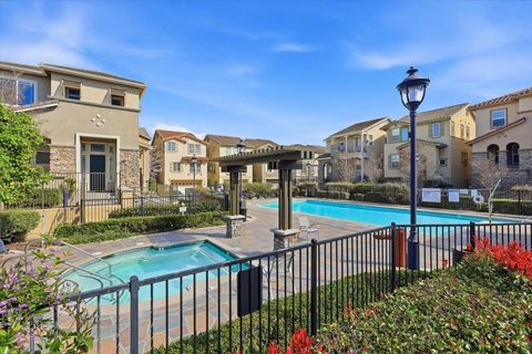 Tiny photo for 917 Vida Larga Loop, Milpitas, CA 95035 (MLS # ML82037538)