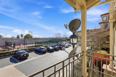 Tiny photo for 917 Vida Larga Loop, Milpitas, CA 95035 (MLS # ML82037538)