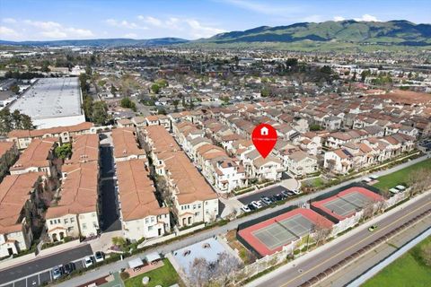 Tiny photo for 917 Vida Larga Loop, Milpitas, CA 95035 (MLS # ML82037538)