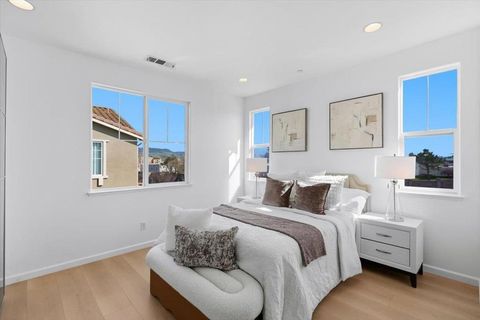 Tiny photo for 917 Vida Larga Loop, Milpitas, CA 95035 (MLS # ML82037538)