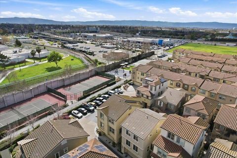 Tiny photo for 917 Vida Larga Loop, Milpitas, CA 95035 (MLS # ML82037538)