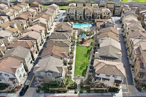 Tiny photo for 917 Vida Larga Loop, Milpitas, CA 95035 (MLS # ML82037538)