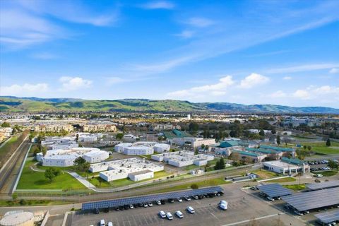 Tiny photo for 917 Vida Larga Loop, Milpitas, CA 95035 (MLS # ML82037538)