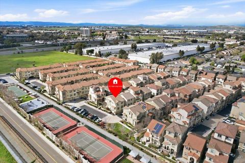 Tiny photo for 917 Vida Larga Loop, Milpitas, CA 95035 (MLS # ML82037538)
