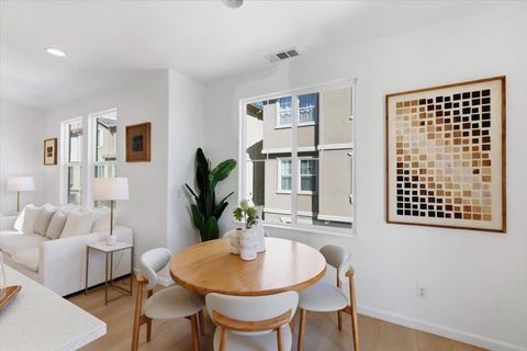 Tiny photo for 917 Vida Larga Loop, Milpitas, CA 95035 (MLS # ML82037538)