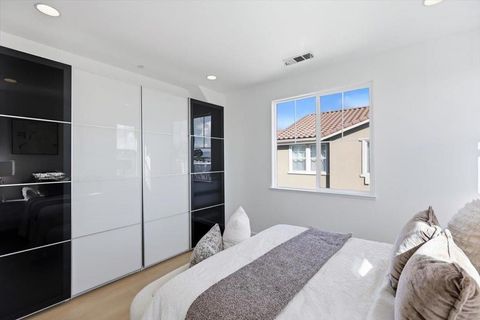 Tiny photo for 917 Vida Larga Loop, Milpitas, CA 95035 (MLS # ML82037538)