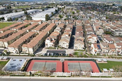 Tiny photo for 917 Vida Larga Loop, Milpitas, CA 95035 (MLS # ML82037538)