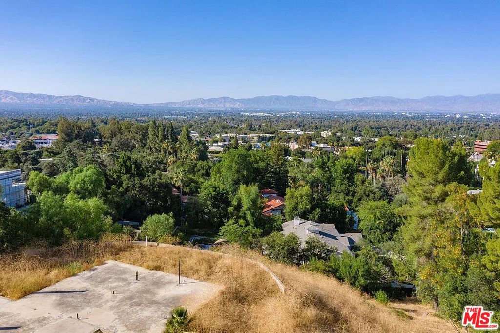 17229 Oak View Drive