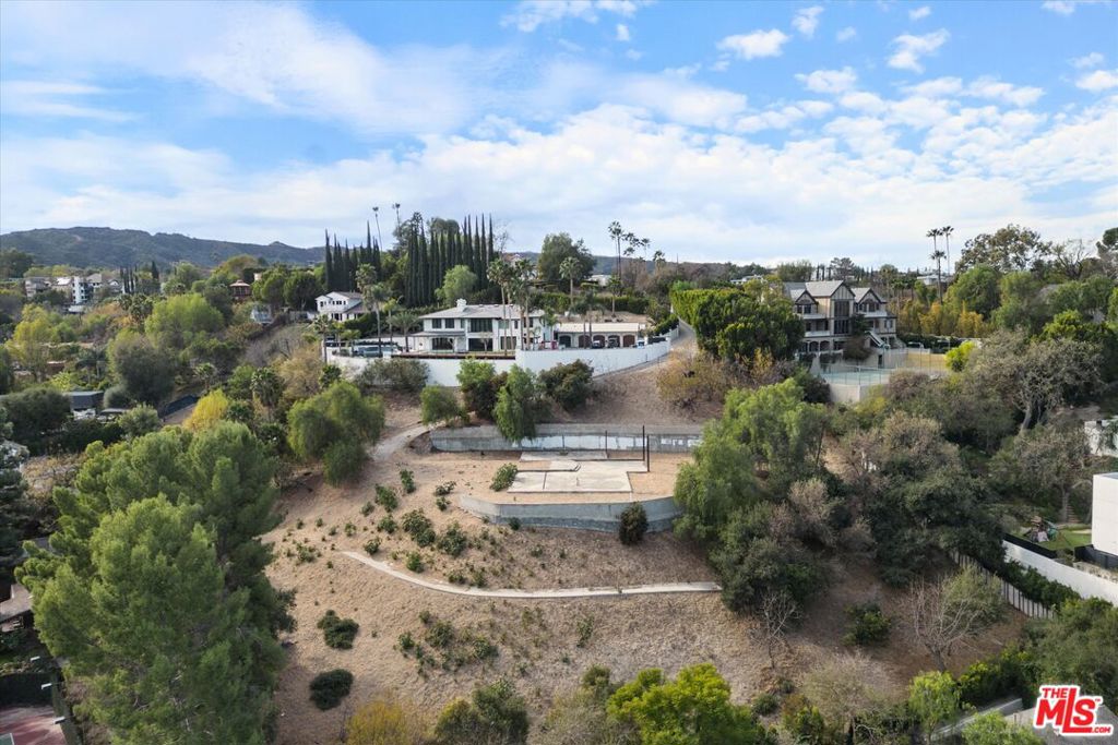 17229 Oak View Drive