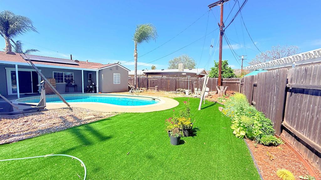 1605 N Mollison Avenue