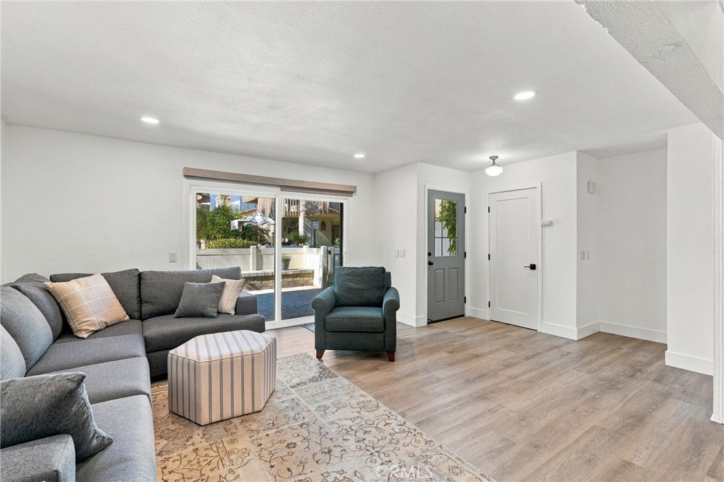 1823 Caddington Drive 15