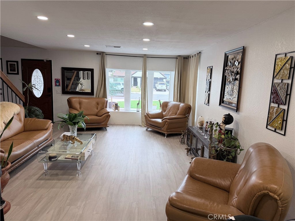25676 San Lupe