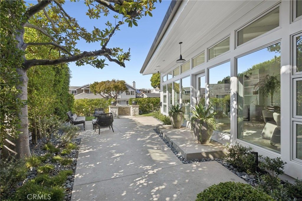 Photo of 706 Poinsettia Ave, Corona Del Mar, CA 92625 (MLS # NP26069995)