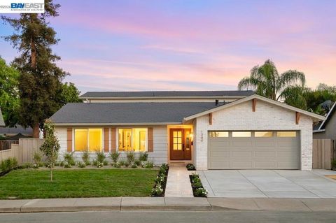 Photo of 1349 Saybrook Rd RD, Livermore, CA 94551 (MLS # 41134850)