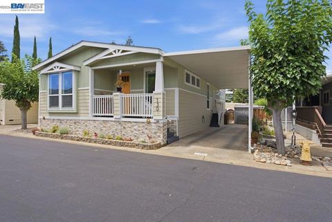 Photo of 3231 Vineyard Ave. Ave, Pleasanton, CA 94566 (MLS # 41140702)