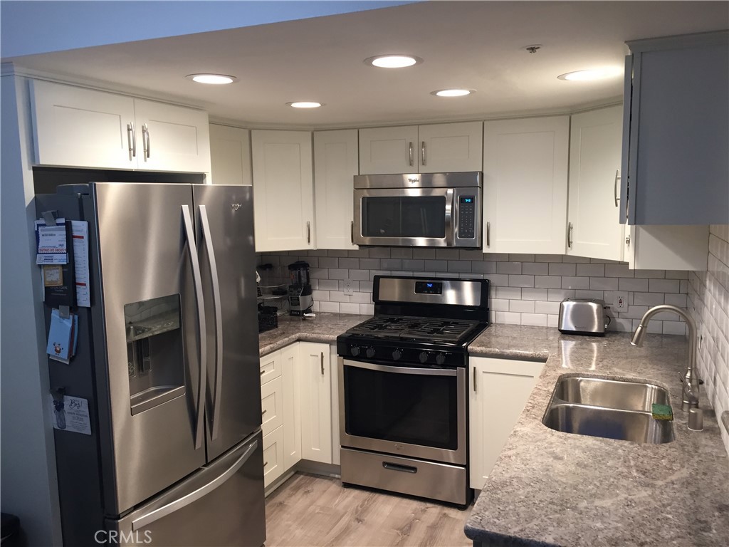 111 S Lakeview