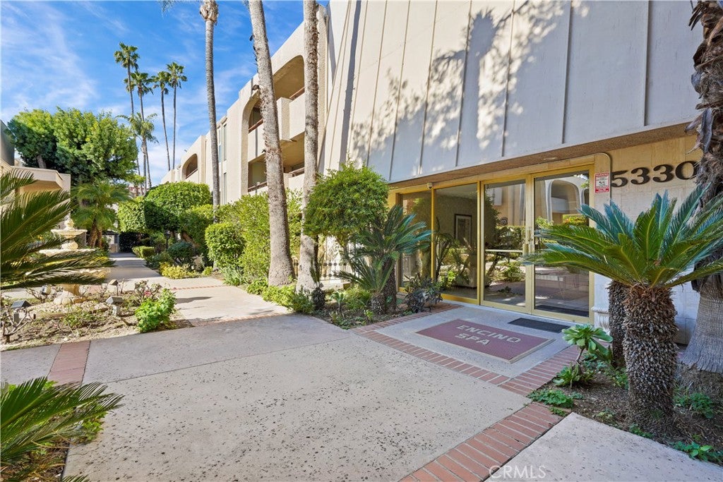 Photo of 5330 Lindley AVE #209, Encino, CA 91316 (MLS # SR26113756)
