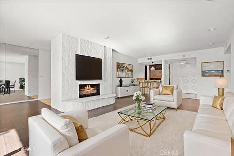 Photo of 5330 Lindley AVE #209, Encino, CA 91316 (MLS # SR26113756)
