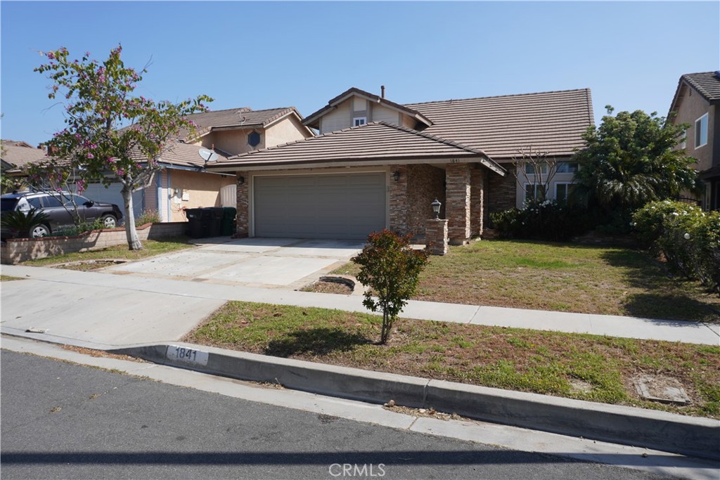 Beautiful 2 story home with 3bedrooms, 2bathrooms, 2cargarage. ADU 2bedrooms/2bathrooms will be done in September, ................................................Come and discover the beauty.