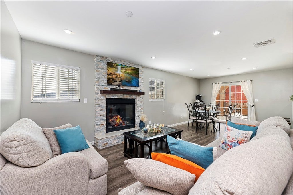 17525 Bodkin