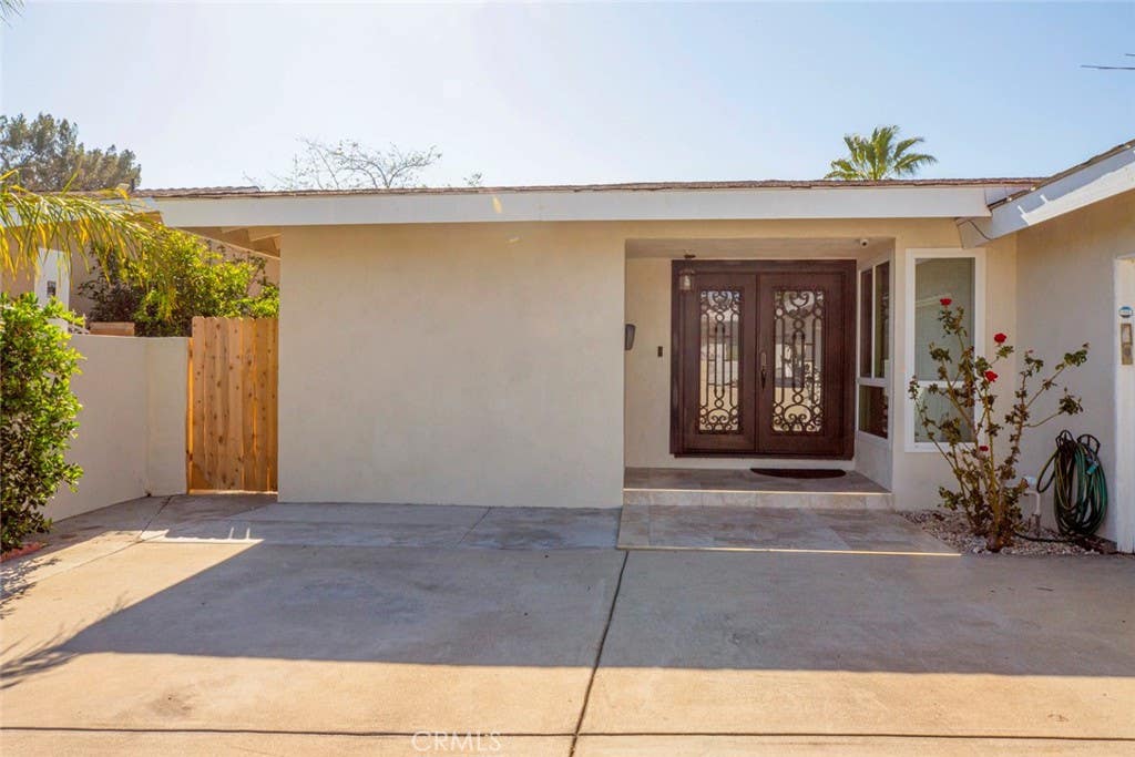 Photo of 6921 Atoll Ave. AVE, North Hollywood, CA 91605 (MLS # GD26158576)