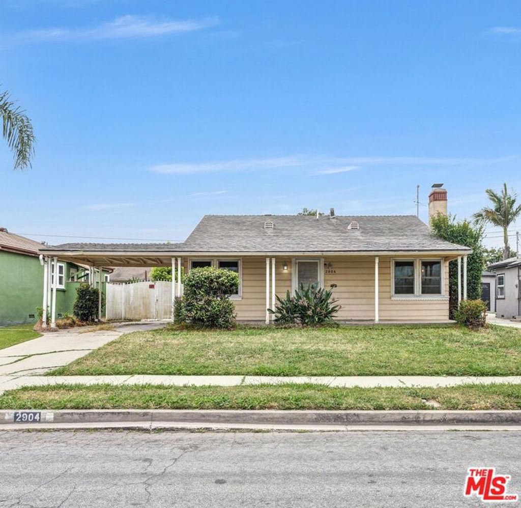 Photo of 2904 W 84th Street, Inglewood, CA 90305 (MLS # 26833433)
